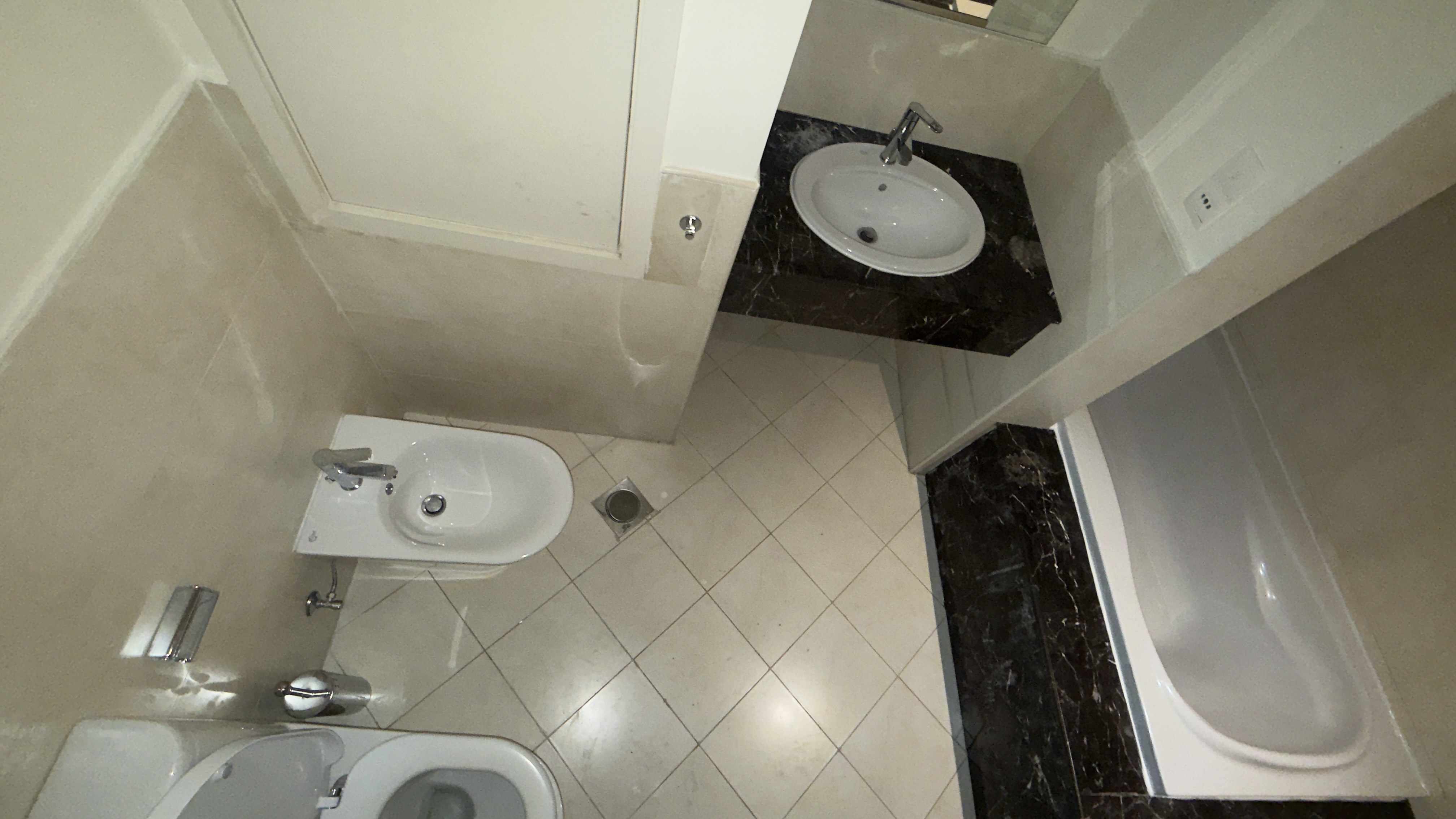 1BHK+OFFICE | SEMI-FURNISHED | BIG BALCONY thumbnail 6