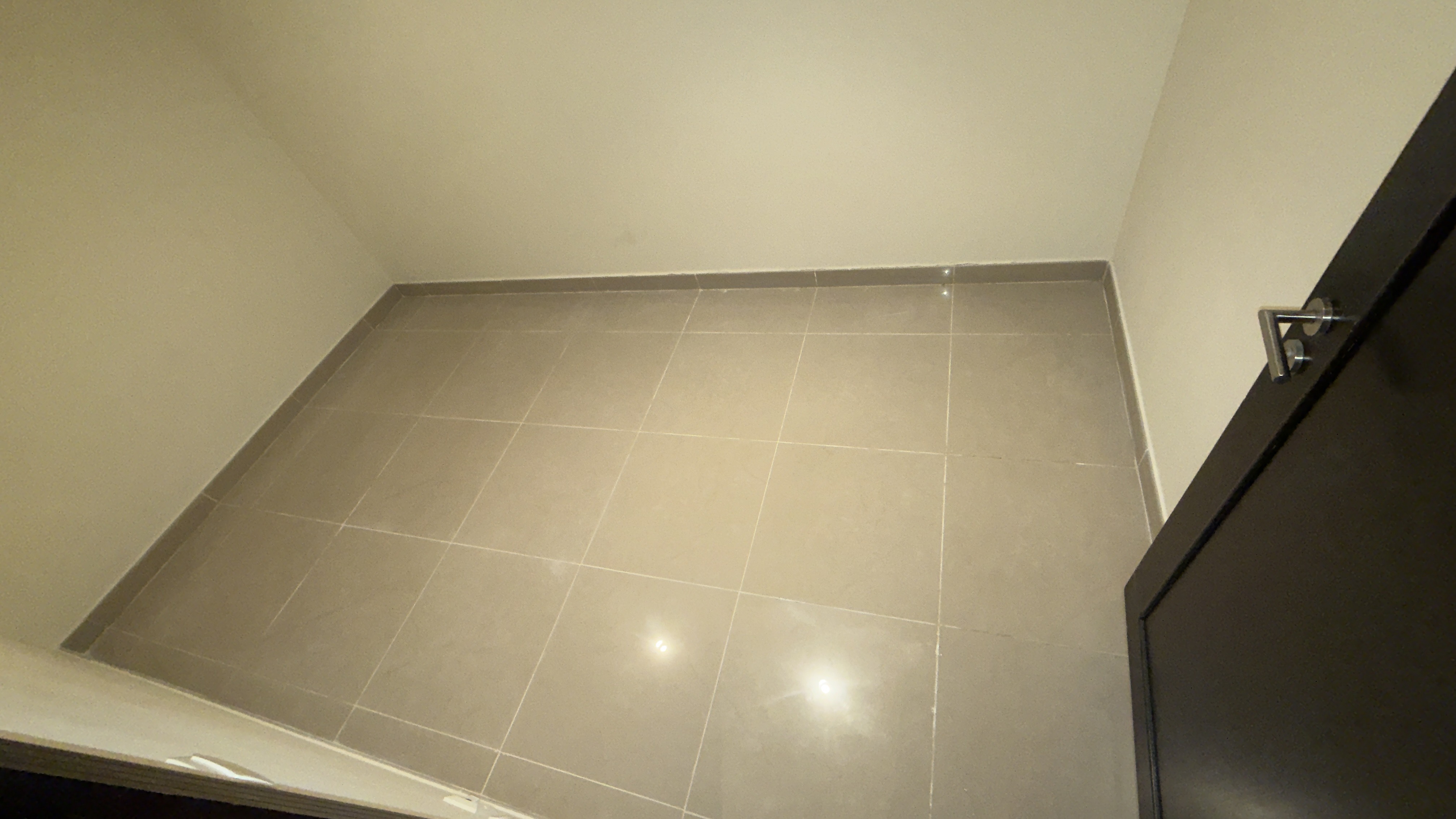 1BHK+OFFICE | SEMI-FURNISHED | BIG BALCONY thumbnail 4