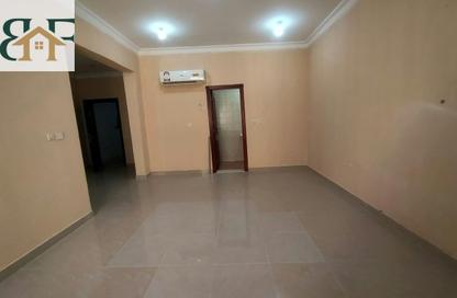 Apartment - 1 - 2 for rent in Umm Ghwailina Comm - Umm Ghuwalina - Umm Ghuwailina - Doha