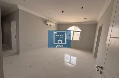 Apartment - 2 Bedrooms - 2 Bathrooms for rent in Bin Omran 35 - Fereej Bin Omran - Doha