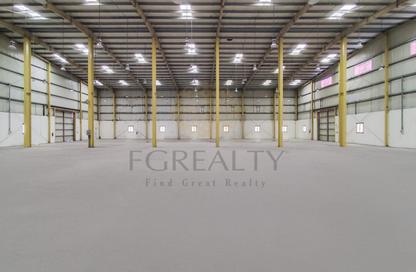 Warehouse - Studio - 4 Bathrooms for rent in Industrial Area 4 - Industrial Area - Industrial Area - Doha