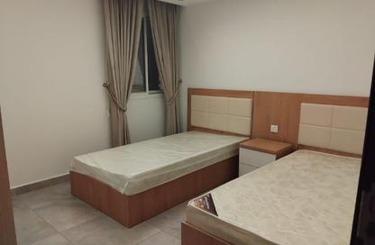 Apartment - 2 Bedrooms - 1 Bathroom for rent in Al Sadd - Al Sadd - Doha