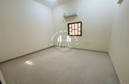 فيلا - غرفة نوم - 1 حمام للايجار في شارع عمار بن ياسر - العزيزية - الدوحة