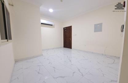 Apartment - Studio - 1 for rent in Al Nasr Street - Al Nasr - Doha