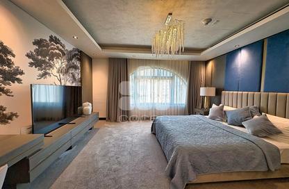 Apartment - 3 Bedrooms - 5 Bathrooms for rent in Tower 12 - Porto Arabia - The Pearl Island - Doha