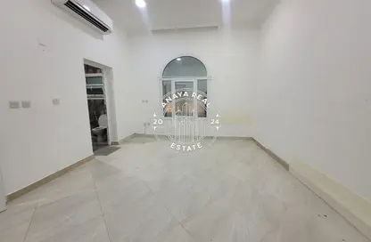 Villa - 1 Bedroom - 1 Bathroom for rent in Al Nuaija Street - Al Nuaija - Doha