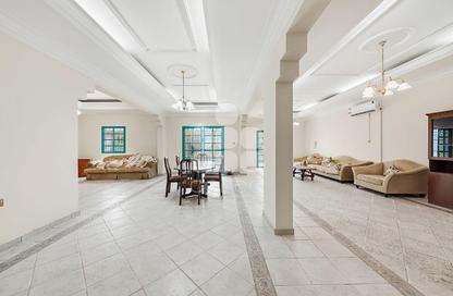 Villa - 3 Bedrooms - 4 Bathrooms for rent in New Salata - Salata - Doha
