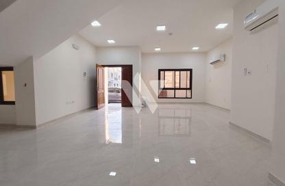 مجمع سكني - 5 غرف نوم - 6 حمامات للايجار في شارع المرخية - المرخية - الدوحة مجمع سكني - 5 غرف نوم - 6 حمامات للايجار في شارع المرخية - المرخية - الدوحة