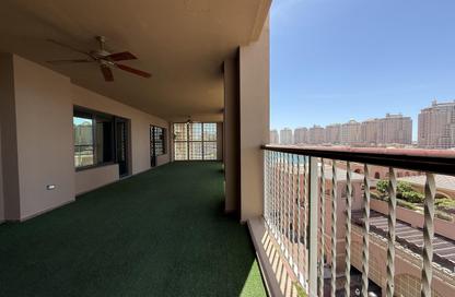 Apartment - 2 Bedrooms - 2 Bathrooms for rent in East Porto Drive - Porto Arabia - The Pearl Island - Doha