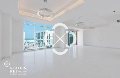 دوبلكس - 4 غرف نوم - 5 حمامات للايجار في كريستال ريزيدنس - جزيرة جيوان - جزيرة اللؤلؤة - الدوحة