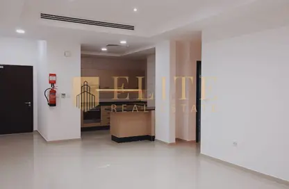 Apartment - 2 Bedrooms - 2 Bathrooms for rent in Al Nasr Street - Al Nasr - Doha