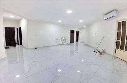 Apartment - 3 Bedrooms - 3 Bathrooms for rent in Muntazah 7 - Al Muntazah - Doha
