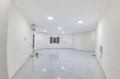 Apartment - 3 Bedrooms - 3 Bathrooms for rent in Muntazah 7 - Al Muntazah - Doha