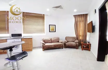 Apartment - 1 Bedroom - 1 Bathroom for rent in Old Salata - Salata - Doha