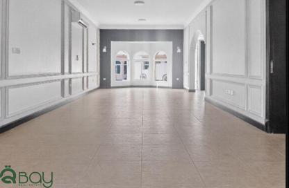 مجمع سكني - 3 - 3 للايجار في روضة المطر - الدوحة