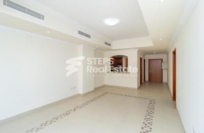 Apartment - 1 Bedroom - 2 Bathrooms for rent in West Porto Drive - Porto Arabia - The Pearl Island - Doha