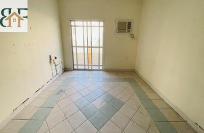 Apartment - 2 Bedrooms - 2 Bathrooms for rent in Al Mansoura - Al Mansoura - Doha