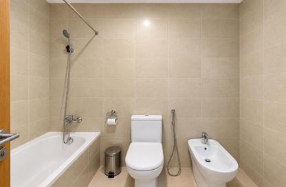 Apartment - 2 - 2 for rent in Zig Zag Tower B - Zig Zag Towers - West Bay - Doha