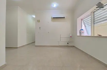 Apartment - 2 Bedrooms - 2 Bathrooms for rent in Muntazah 13 - Al Muntazah - Doha