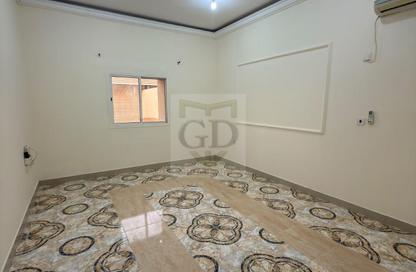 Apartment - Studio - 1 for rent in Wholesale Market Street - Abu Hamour - Doha