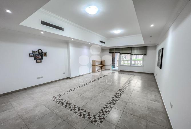 52180031 - Property Image 2