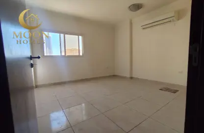 Apartment - 2 Bedrooms - 2 Bathrooms for rent in Al Mansoura - Al Mansoura - Doha