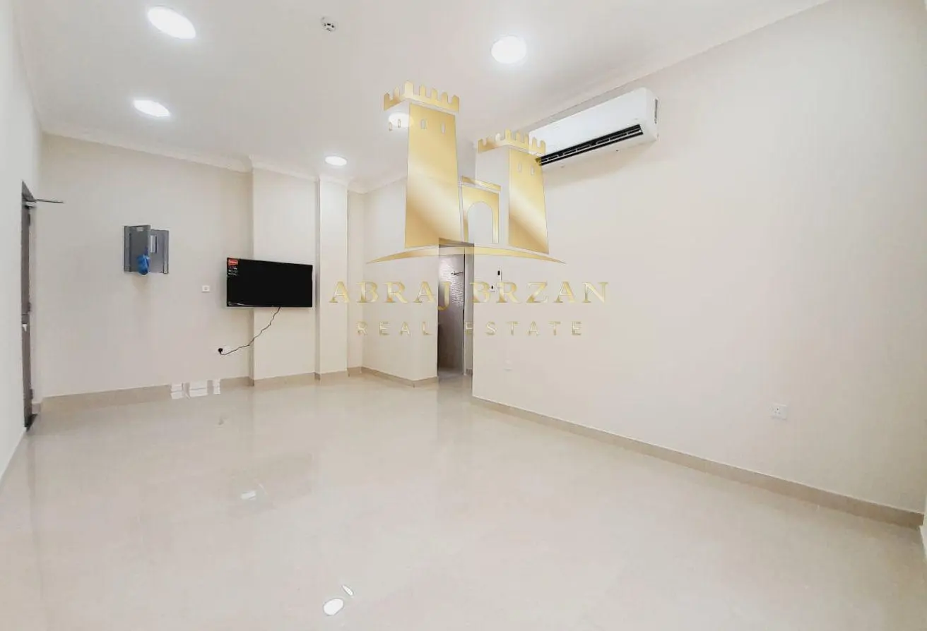 63701305 - Property Main Image