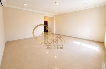 Apartment - 4 Bedrooms - 5 Bathrooms for rent in Al Maamoura - Al Maamoura - Doha
