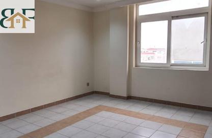 Apartment - 3 Bedrooms - 3 Bathrooms for rent in Al Mansoura - Al Mansoura - Doha