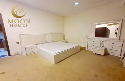 شقة - غرفة نوم - 1 حمام للايجار في ام غوالينا تجارية - ام غويلينا - أم غويلينا - الدوحة