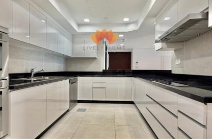 Apartment - 2 Bedrooms - 4 Bathrooms for rent in Al Mutahidah Tower - Viva Bahriyah - The Pearl Island - Doha