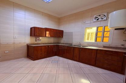 Apartment - 2 Bedrooms - 2 Bathrooms for rent in Al Sadd Road - Al Sadd - Doha