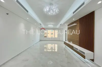 Apartment - 2 Bedrooms - 3 Bathrooms for sale in West Porto Drive - Porto Arabia - The Pearl Island - Doha