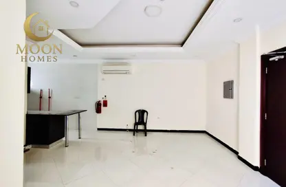 Apartment - 1 Bedroom - 1 Bathroom for rent in Umm Ghuwailina 4 - Umm Ghuwailina - Doha