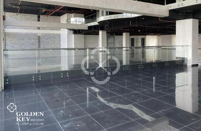 Show Room - Studio - 2 for rent in The Commercial Avenue - Umm Al Seneem - Doha