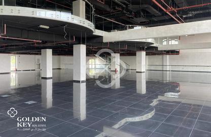 Show Room - Studio - 2 for rent in The Commercial Avenue - Umm Al Seneem - Doha