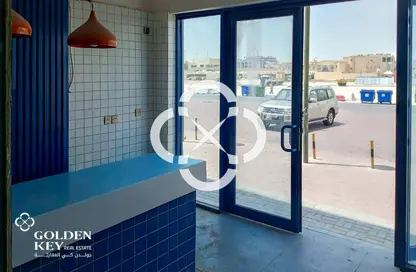 Shop - Studio - 1 Bathroom for rent in Al Duhail South - Al Duhail - Doha