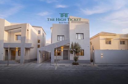 Compound - 5 - 5 for sale in Izghawa - Izghawa - Doha