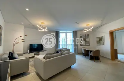 Apartment - 2 Bedrooms - 4 Bathrooms for rent in Floresta Gardens - Floresta Gardens - The Pearl Island - Doha