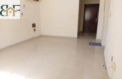 Apartment - 2 Bedrooms - 2 Bathrooms for rent in Al Mansoura - Al Mansoura - Doha