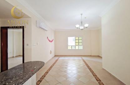 Apartment - 1 Bedroom - 1 Bathroom for rent in Salaja Street - Doha Al Jadeed - Doha