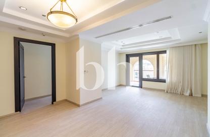Apartment - 1 Bedroom - 2 Bathrooms for sale in West Porto Drive - Porto Arabia - The Pearl Island - Doha