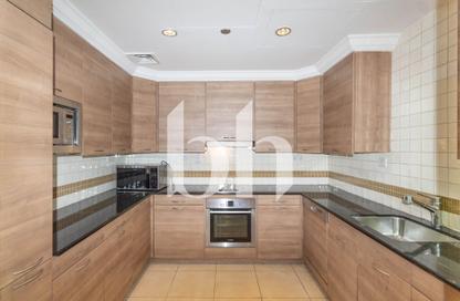Apartment - 1 Bedroom - 2 Bathrooms for sale in West Porto Drive - Porto Arabia - The Pearl Island - Doha