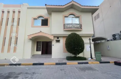 Villa - 3 Bedrooms - 4 Bathrooms for rent in Wholesale Market Street - Abu Hamour - Doha