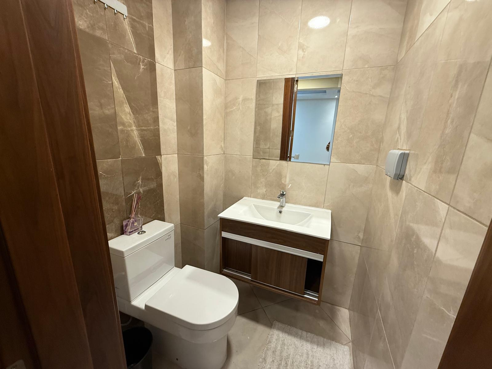 ELEGANT 1BEDROOM FULLY FURNISHED WITH BALCONY thumbnail 4