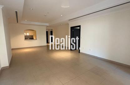 Apartment - 1 Bedroom - 2 Bathrooms for rent in Tower 1 - Porto Arabia - The Pearl Island - Doha