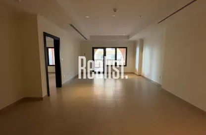 Apartment - 1 Bedroom - 2 Bathrooms for rent in Tower 1 - Porto Arabia - The Pearl Island - Doha