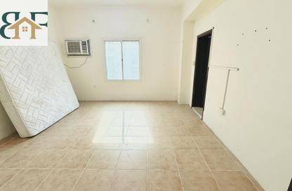 Apartment - 3 Bedrooms - 2 Bathrooms for rent in Muntazah 7 - Al Muntazah - Doha