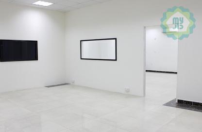 مساحات مكتبية - استوديو - 1 حمام للايجار في طريق سلوى - العزيزية - الدوحة مساحات مكتبية - استوديو - 1 حمام للايجار في طريق سلوى - العزيزية - الدوحة