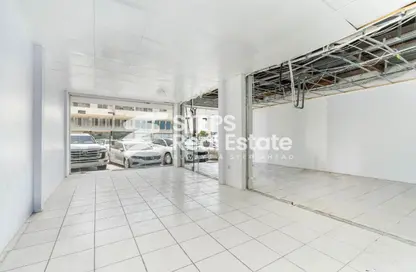 Shop - Studio - 1 Bathroom for rent in Fereej Kulaib - Doha